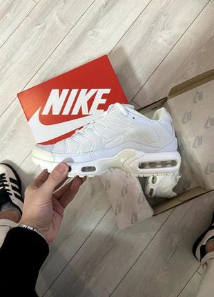 Nike tn premium white