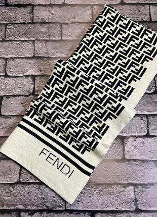 Шарф fendi