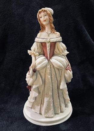 Фарфоровая статуэтка девушка дама belcari capodimonte