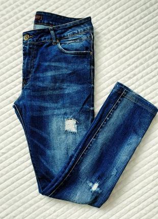Чоловічі "рвані" джинси з латками zara