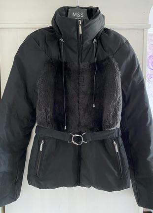 Чорна куртка с хутром max mara
