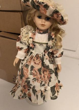 Кукла фарфоровая, коллекционная. 39,5 см.
