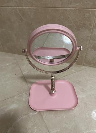 Зеркало для макияжа на подставке розовое