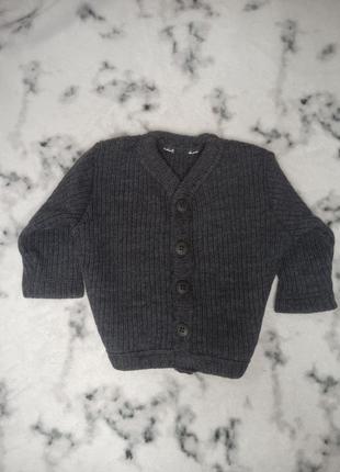 Пуловер, светр з ґудзиками