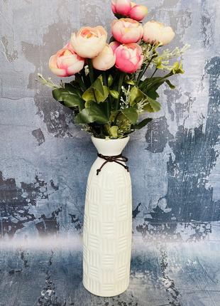 Настольная ваза "Ария" в белом цвете фактурная h 25 см