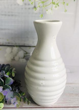 Настольная ваза КерамКлуб Диана в белом цвете с узором h 22 см