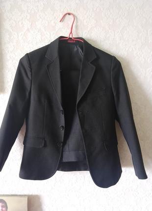 Школьный черный костюм 122-132 см