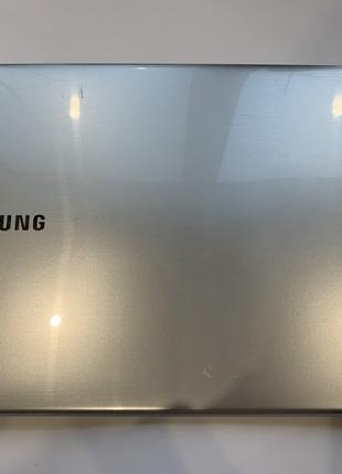 Часть корпуса (Крышка матрицы и рамка) Samsung NP370R5E (NZ-17...