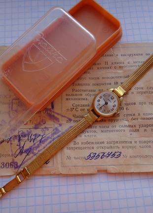 Часы Чайка, позолота Au10, на браслете, паспорт, коробка.