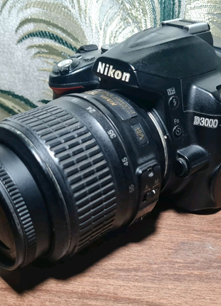 Дзеркальний фотоапарат Nikon 3000 + об'єктив Nikkor 18-55