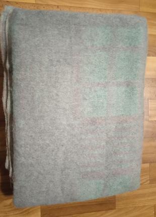 Шерстяное одеяло 140×205.