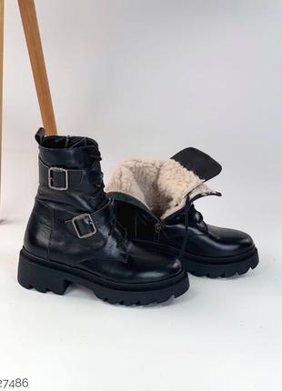 Стильні зимові черевики шкіряні у чорному кольорі з бряшками