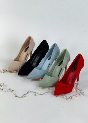 Класичні туфлі човники на шпильці у різноманітних кольорах