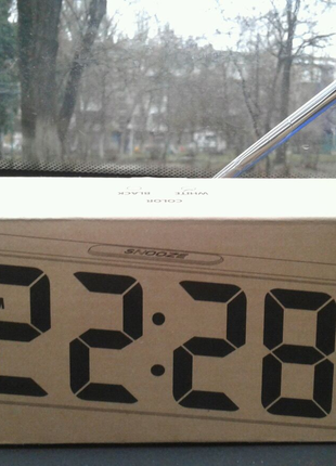 Нові LED Годинники-календар — температура будильник.
Два режими в