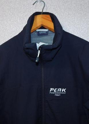 Куртка - вітровка peak perfomance