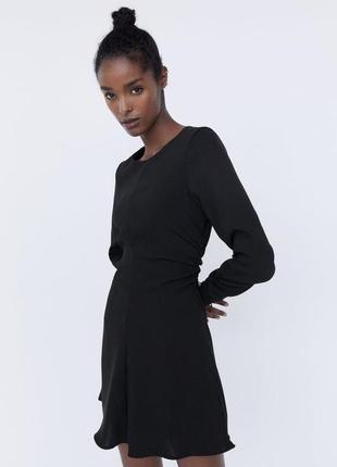 Платье черное с рукавом платье