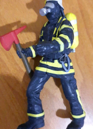 "Пожарник" игрушка, фигурка