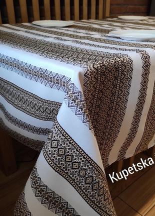 Скатерть на стол с вышивкой в украинском стиле (прямоугольная,...