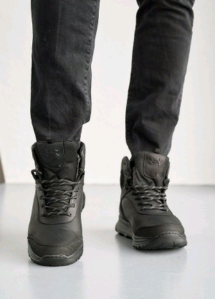 зимові шкіряні кросівки чорні