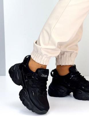 Кросівки жіночі у чорному кольорі