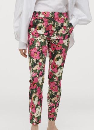 Шикарные стрейчевые штаны в цветочный принт h&m, 💯 оригинал, м...