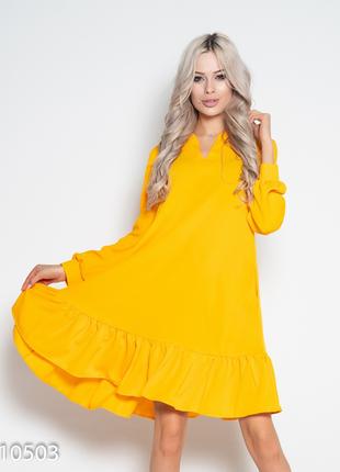 Желтое крепдешиновое платье с воланом, размер S