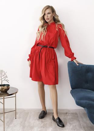 Красное приталенное платье с рюшами, размер S
