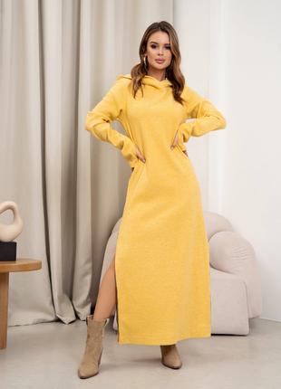 Длинное желтое платье с капюшоном с разрезами, размер S
