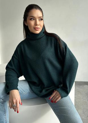 Зеленый удлиненный свитер с высоким горлом, размер S