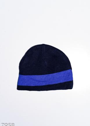 Темно-синяя демисезонная шапка с синей полоской, размер Universal