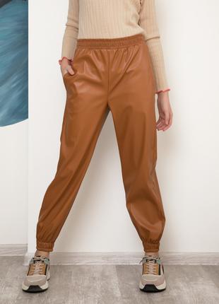 Горчичные кожаные брюки джоггеры, размер 116