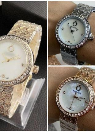 Модний жіночий наручний годинник на руку , годинник для дівчини
