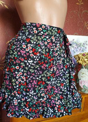 Летняя короткая юбка с оборкой с цветочным принтом от new look