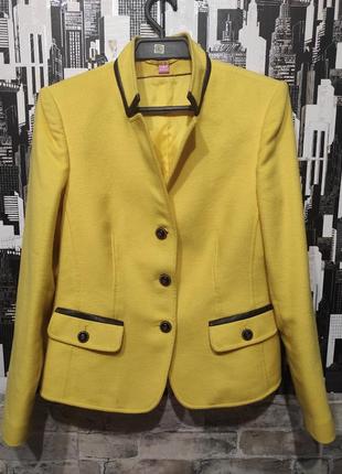 Пиджак, жакет яркого жёлтого цвета