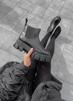 Женские ботинки prada monolith brushed leather chelsea boots