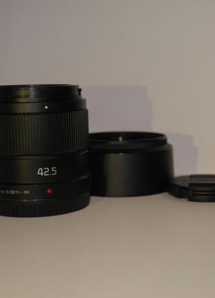 Panasonic LUMIX G 42.5mm f/1.7 ASPH. POWER O.I.S