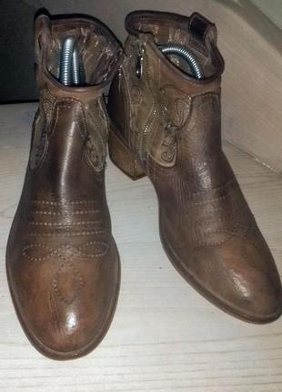 Классные ботинки итальянского бренда vera gomma р.39(25.7 см)