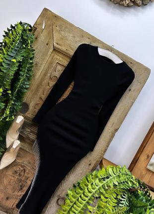 Элегантное платье в обтяжку с бахрамой черный