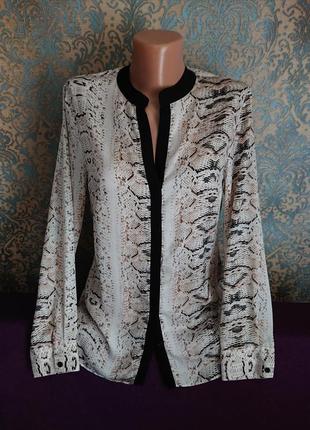 Красивая блуза змеиный принт р.42 /44 блузка батник рубашка