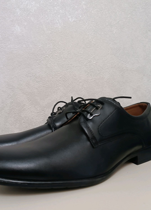 Красивые классические мужские туфли черные 43-44 размер