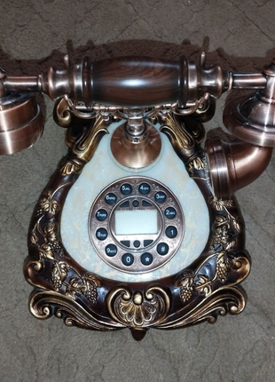 Телефон старовинний для декору
