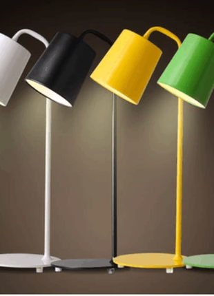 Настольная лампа классическая в 4-х цветах