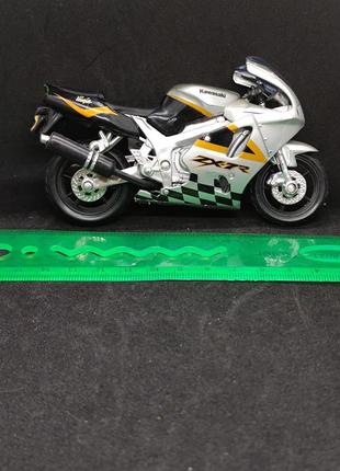 Модель мотоцикла maisto 1:18 kawasaki ninja zx-7r китай іграшк...