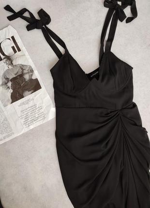 Черное вечернее платье миди длинное с драпировкой классическое...