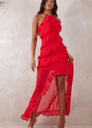 Красное длинное макси платье с рюшами