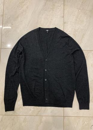 Темно серый кардиган uniqlo свитер джемпер шерстяной базовый
