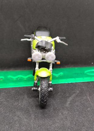 Модель мотоцикла maisto 1:18 triumph 955i speedtriple китай іг...