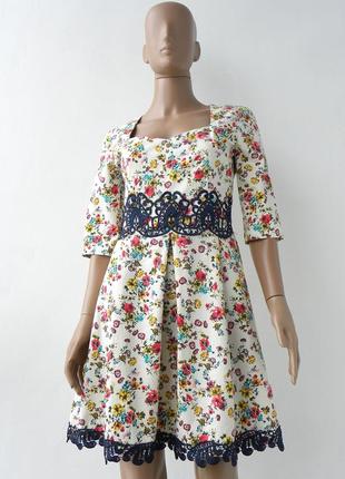 Нарядное бежевое платье в цветочек с кружерами 42 размер (36 е...