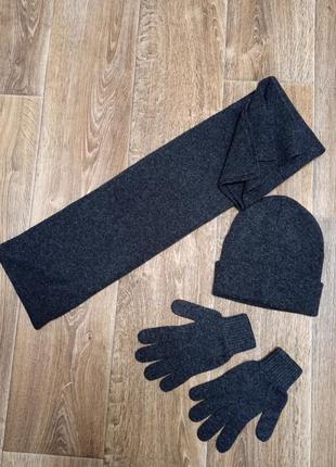 Шапка шарф и перчатки