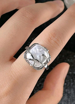 Роскошное кольцо с камнем